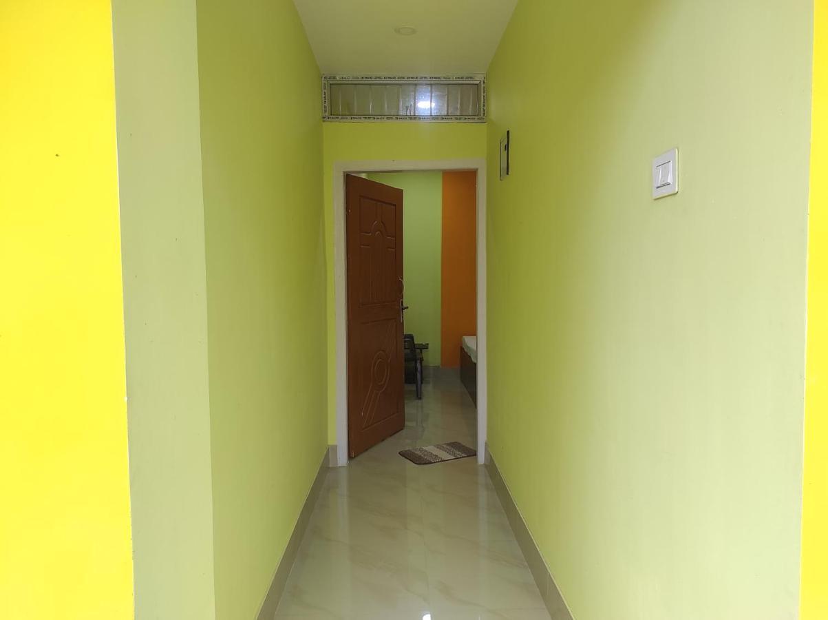 Hotel Sk Lodge Near Guwahati Airport Екстериор снимка