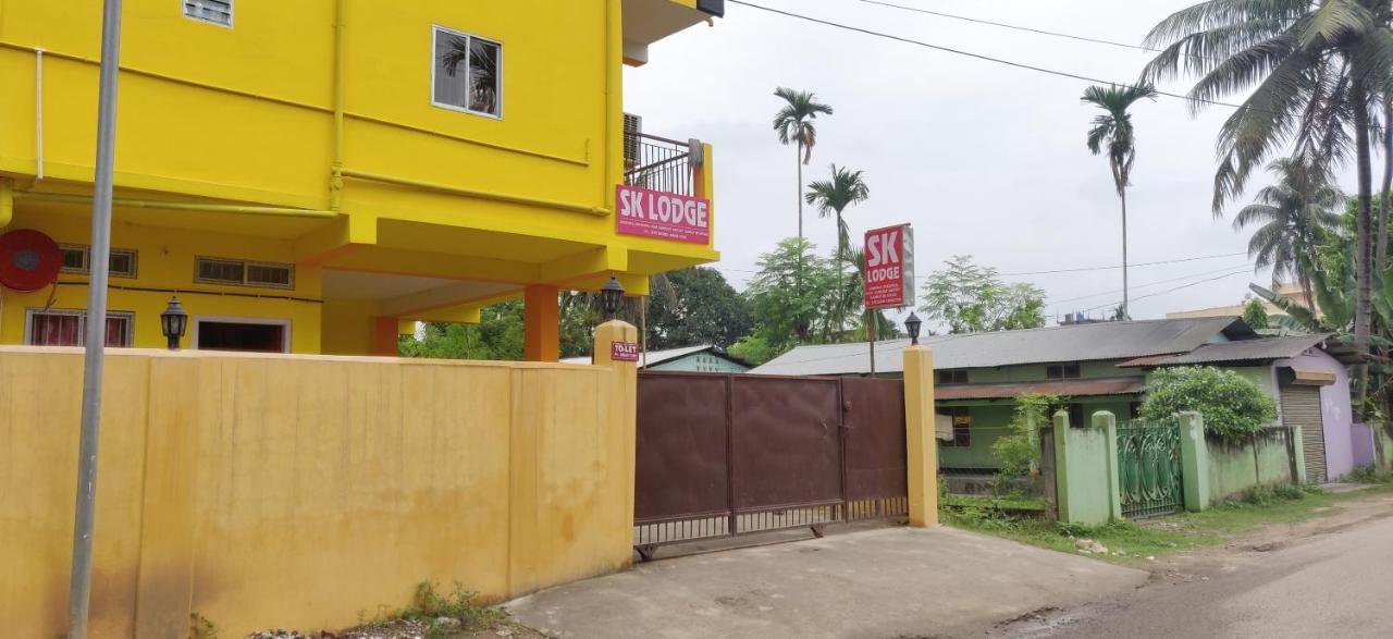 Hotel Sk Lodge Near Guwahati Airport Екстериор снимка